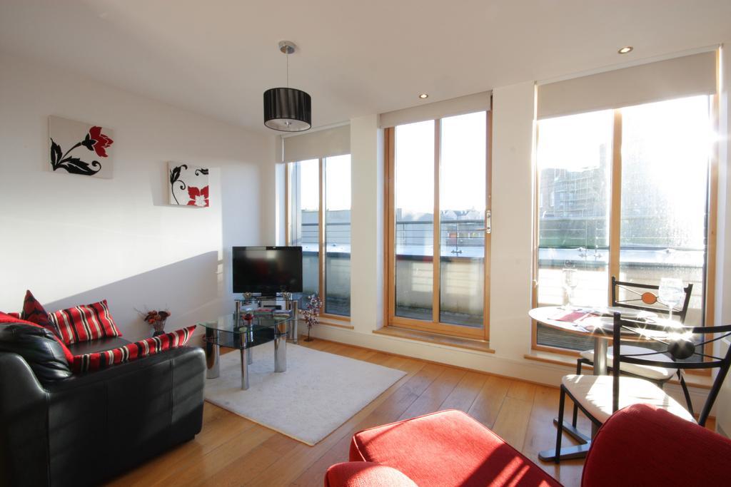 By The Bridge Apartments Inverness Extérieur photo